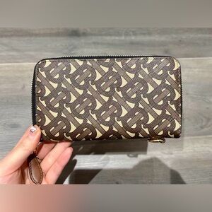 Burberry wallet